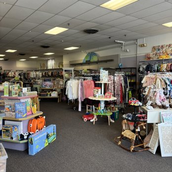 MAX AND LILY'S CLOSET - Updated February 2026 - 60 Photos & 30