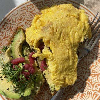 Raw and Juicy - Avocado toast with scrambled egg added - Coffee & Tea Near Me - Alys Beach, Florida