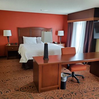 Hampton Inn & Suites Milwaukee/Franklin - Hotels Near Me - Franklin, Wisconsin Hampton Inn & Suites Milwaukee/Franklin - Hotels Near Me - Franklin, Wisconsin