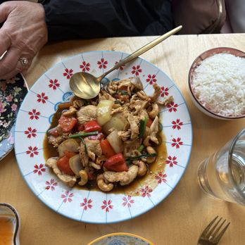 Rukdiew Cafe - Cashew Nut - Thai Near Me - Portland, Oregon Rukdiew Cafe - Cashew Nut - Thai Near Me - Portland, Oregon
