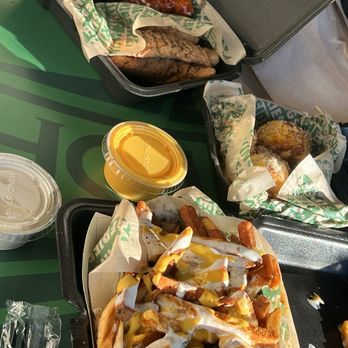 Wingstop - Chicken Wings Near Me - Mentor On The Lake, Ohio