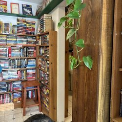 Bear’s Bookstore - Coziest shop in town