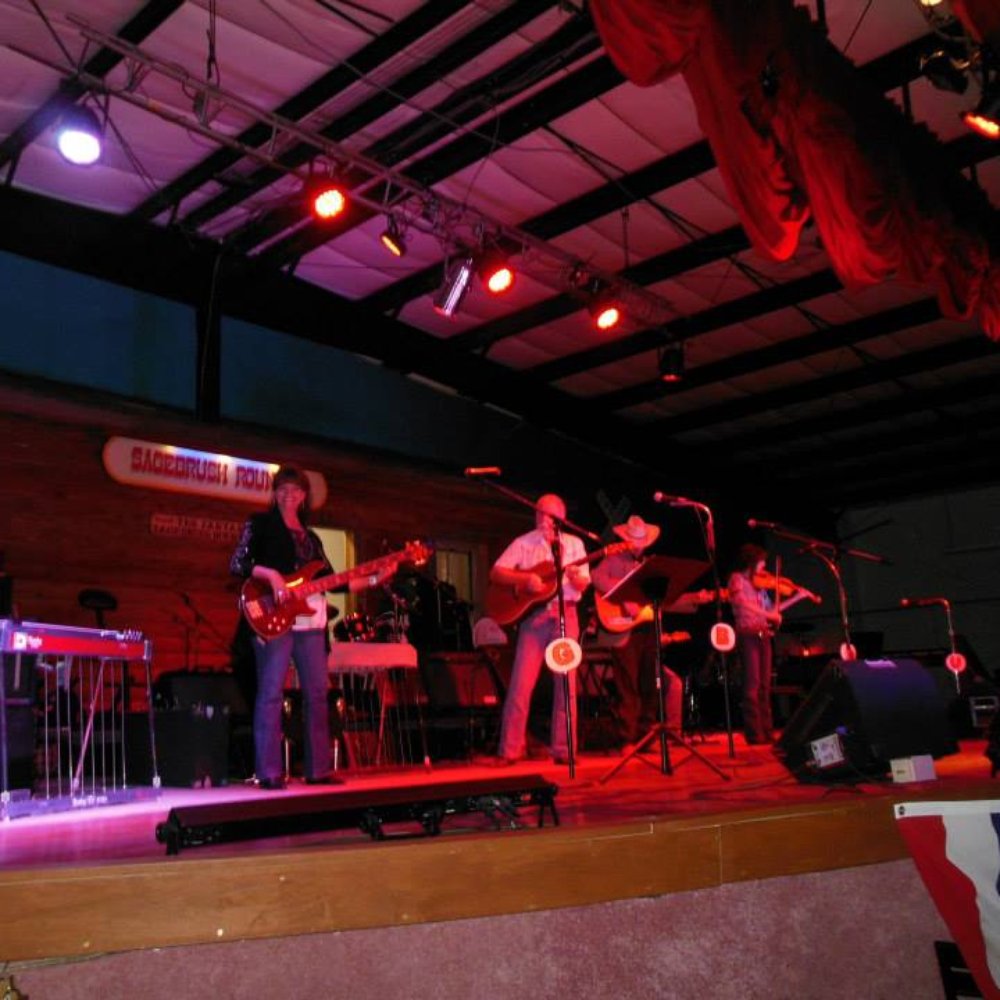 DOWN ON MAIN STREET Updated August 2024 422 N Main St, Wheeling