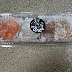 Da Mochi Guys - Pumpkin sampler. Special for the holidays! Pumpkin cheesecake, pumpkin crunch, pumpkin bomb and pumpkin bites.