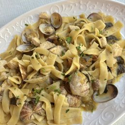 pasta (clams, fish)