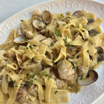 Lo Sfizio - pasta (clams, fish) - Italian Near Me - Capri, NA Lo Sfizio - pasta (clams, fish) - Italian Near Me - Capri, NA