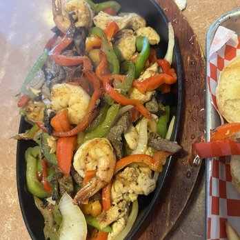Ely's Restaurant - Mixed Fajitas - Breakfast & Brunch Near Me - Las Vegas, Nevada Ely's Restaurant - Mixed Fajitas - Breakfast & Brunch Near Me - Las Vegas, Nevada