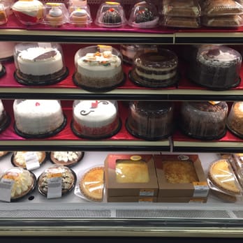 Stop & Shop - Bakery was well stocked - Grocery Near Me - Cromwell, Connecticut