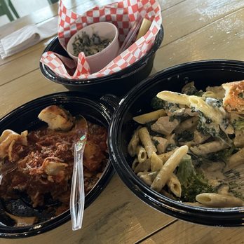 Happy Eats Pasta - Meat lasagna , alfredo with chicken, broccoli & spinach.. also a homemade spinach dip - Italian Near Me - Colorado Springs, Colorado Happy Eats Pasta - Meat lasagna , alfredo with chicken, broccoli & spinach.. also a homemade spinach dip - Italian Near Me - Colorado Springs, Colorado