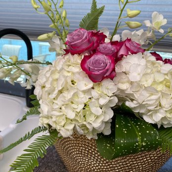 Flowers By Sabour - Fab florals by Sabour of Laguna Beach. - Florists Near Me - Laguna Beach, California