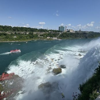 Bridal Veil Falls - Niagara Falls - Landmarks & Historical Buildings Near Me - Niagara Falls, New York