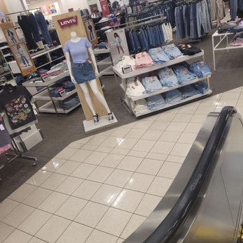 Kohl's - Lots of brand name clothes - Department Stores Near Me - SUN VALLEY, California