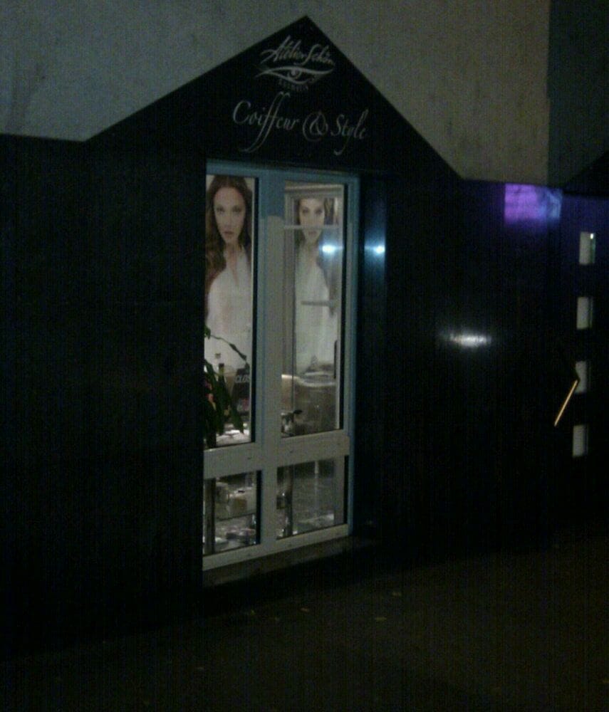 COIFFEUR & STYLE Dufourstrasse 131, Zürich, Switzerland Hair Salons