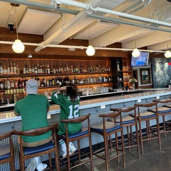 The Daisy Tavern - Bar with TVs - Bars Near Me - Conshohocken, Pennsylvania The Daisy Tavern - Bar with TVs - Bars Near Me - Conshohocken, Pennsylvania