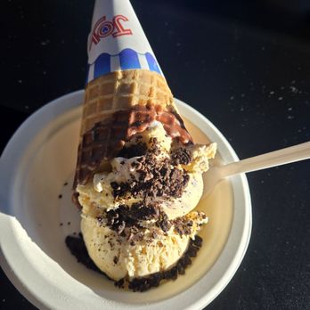 Sugar Pine Treats - Huckleberry cheesecake ice cream - Ice Cream & Frozen Yogurt Near Me Sugar Pine Treats - Huckleberry cheesecake ice cream - Ice Cream & Frozen Yogurt Near Me