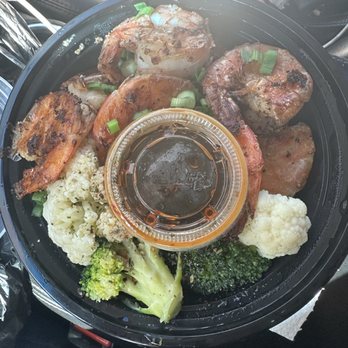 Maui's on Main - Garlic shrimp bowl with white rice - Burgers Near Me - San Antonio, Texas