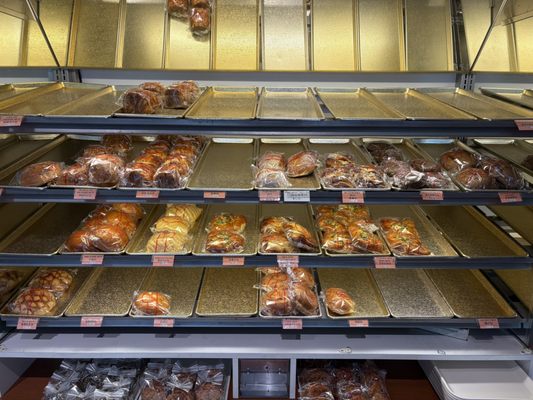 Suzanne's Cake & Pastry by null