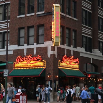 Giordano's - Pizza Near Me - Chicago, Illinois