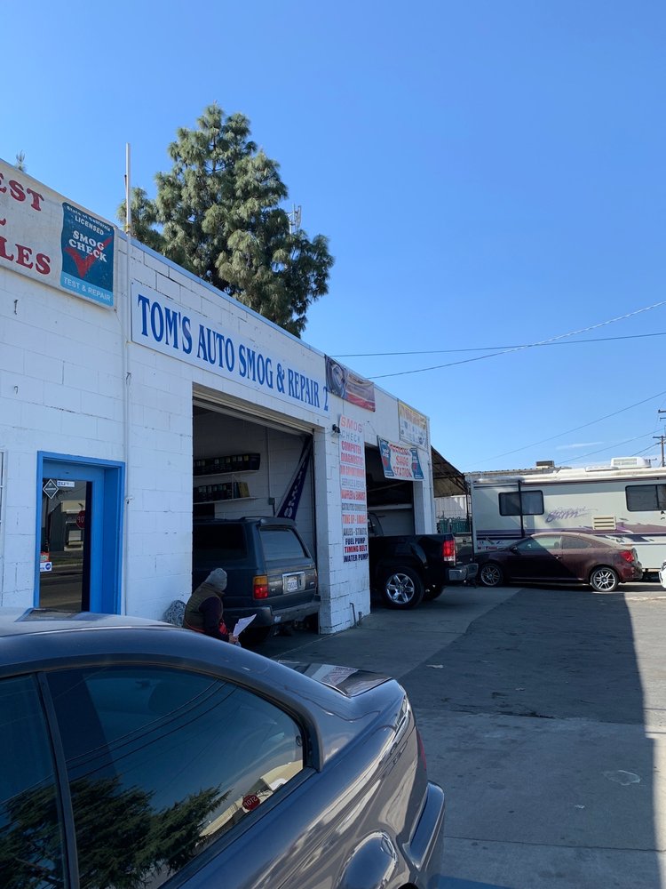 CENTRAL VALLEY SMOG & MUFFLER 545 E Dinuba Ave, Reedley, California
