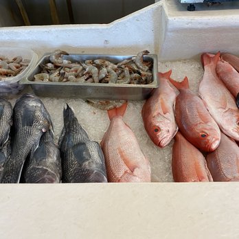 Clyde Phillips Seafood - Fresh Seafood - Seafood Markets Near Me - Swansboro, North Carolina