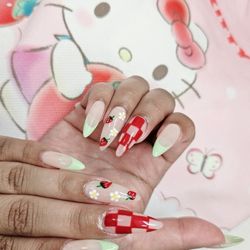 1st Street Nails - I love getting designs and whatever I bring to Jenny she absolutely gets it every time
