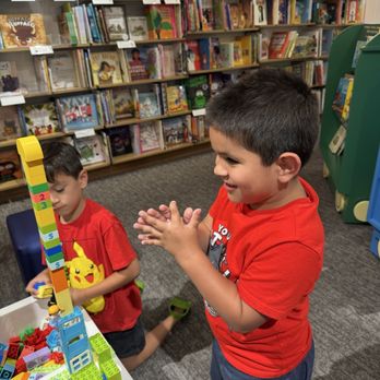 Barnes & Noble - Bookstores Near Me - Clovis, California