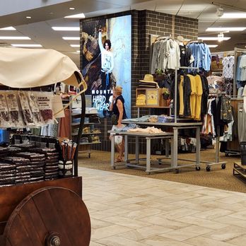 Scheels - Golf Equipment Near Me - Chandler, Arizona