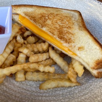 Queensbreak Restaurant - Grilled cheese... $9 and the cheese isn't even melted fully? Overpriced for what you get - New American Near Me - Honolulu, Hawaii