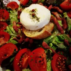 Chez Minou - Salade de chèvre chaud
