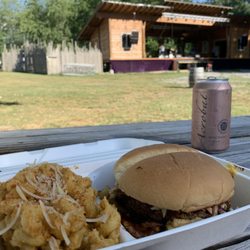 The Wicked Vegans  - Pineapple bbq burger and mac