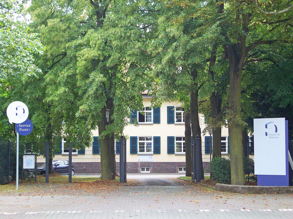 Deutsche Wohnen Real Estate Agents Pfaffenwiese 300 Zeilsheim Frankfurt Am Main Hessen Germany Phone Number Yelp