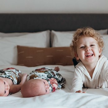 Shan Cunningham Photography - Lifestyle Newborn Photos - Photographers Near Me Shan Cunningham Photography - Lifestyle Newborn Photos - Photographers Near Me