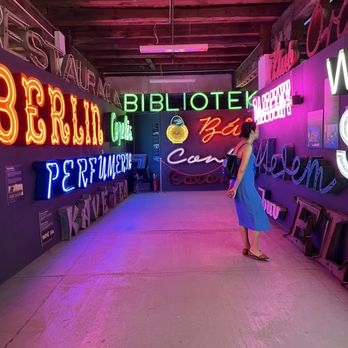 Muzeum Neonów - Museums Near Me - Warsaw, MZ