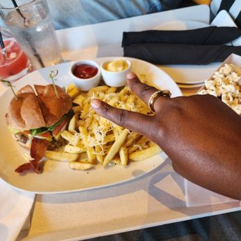 W Bellevue - Hotels Near Me - Bellevue, Washington
