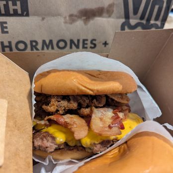 Shake Shack - Smokey classic BBQ burger - Burgers Near Me - Oxnard, California Shake Shack - Smokey classic BBQ burger - Burgers Near Me - Oxnard, California