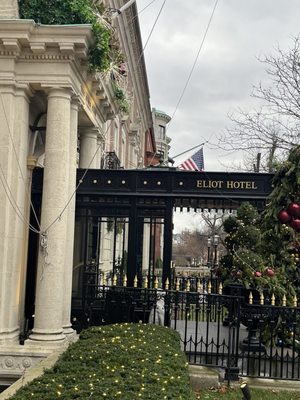The Eliot Hotel by null