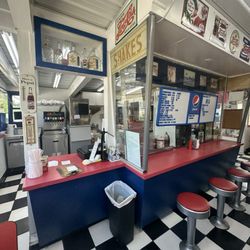 Happy Burger - Inside seating