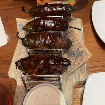 Guy Fieri's Branson Kitchen + Bar - Jalapeño poppers - Bars Near Me - Branson, Missouri