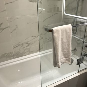 Viceroy Chicago - Huge tub - Hotels Near Me - Chicago, Illinois