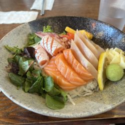 Chirashi Sashimi Don