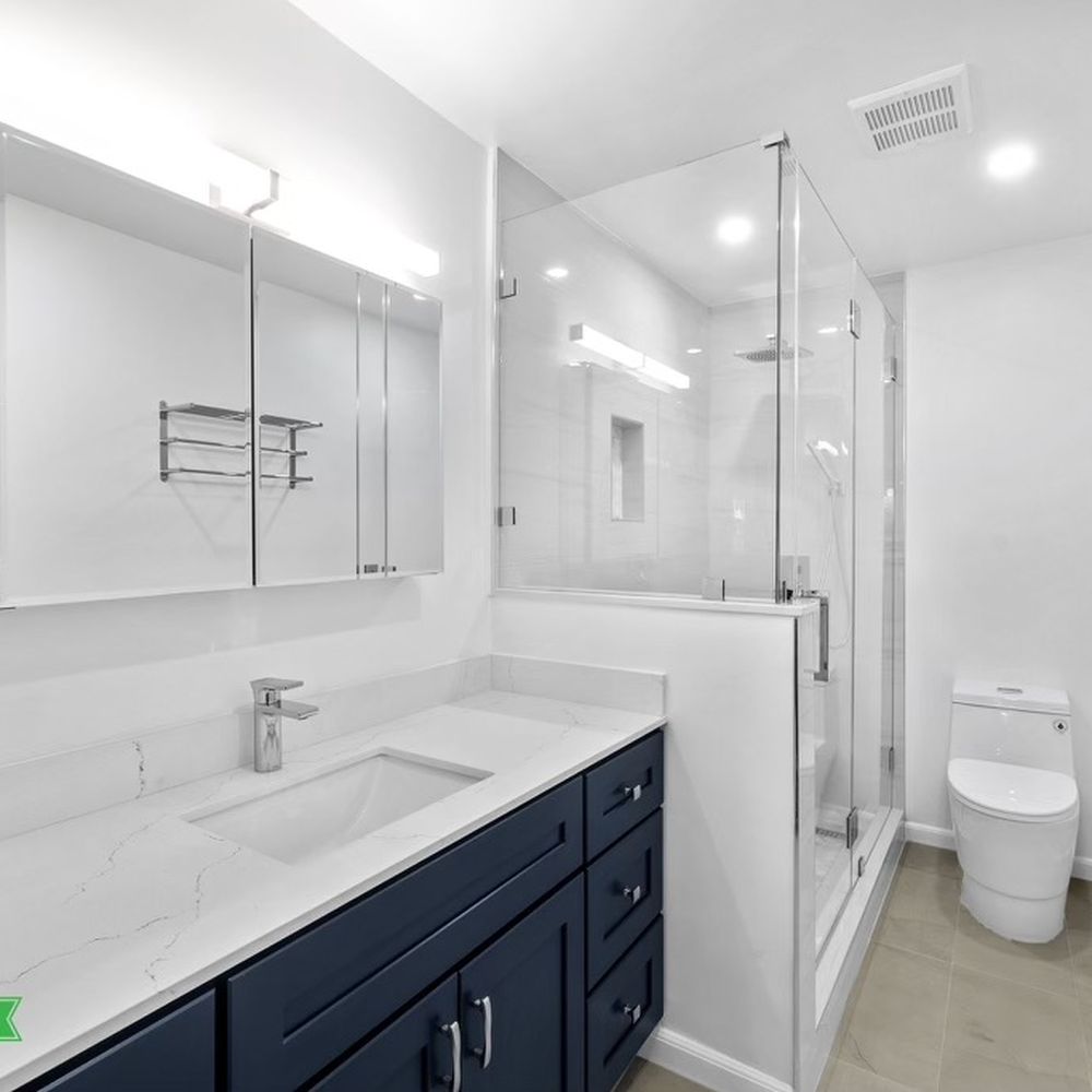 Geico Builders - Ensuite bathroom - Decks & Railing Near Me - Oakland, California Geico Builders - Ensuite bathroom - Decks & Railing Near Me - Oakland, California