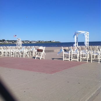 Easton's Beach - Beach look - Beaches Near Me - Newport, Rhode Island