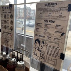 Akedo Showten - Menu at table