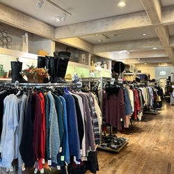 Déjà Blue Boutique - Inside