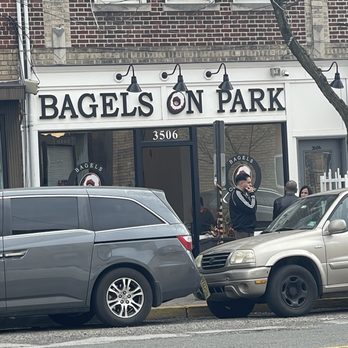 Bagels on Park - Exterior - Coffee & Tea Near Me - Weehawken, New Jersey