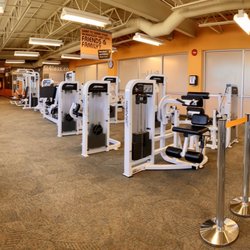 Fit4Less - Weight machine area