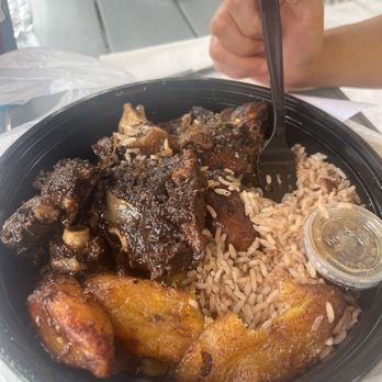 Back A Yard - Jerk Chicken & Beef Oxtails Combo Fried Plantains 1 oz Jerk Sauce - Caribbean Near Me - San Jose, California Back A Yard - Jerk Chicken & Beef Oxtails Combo Fried Plantains 1 oz Jerk Sauce - Caribbean Near Me - San Jose, California
