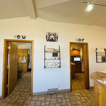Broken Top Veterinary Clinic - Veterinarians Near Me - Bend, Oregon Broken Top Veterinary Clinic - Veterinarians Near Me - Bend, Oregon