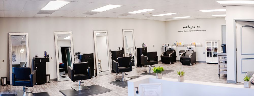 Majestic Spa & Salon Logo