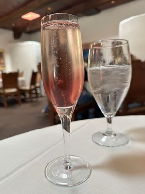LON’s at The Hermosa Inn by null